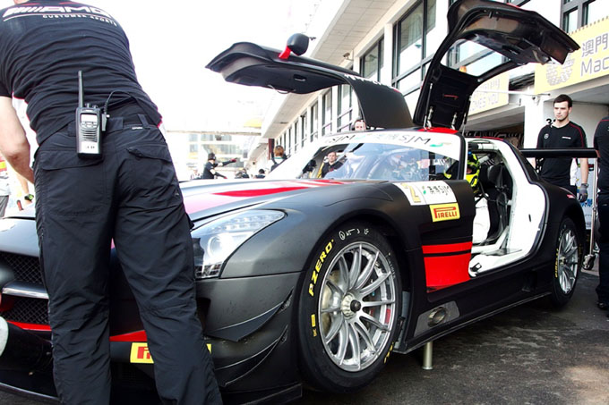 Renger van der Zande Mercedes AMG  tip top gerepareerd